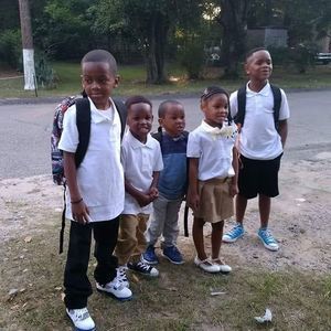 Meet your Posher, Regina